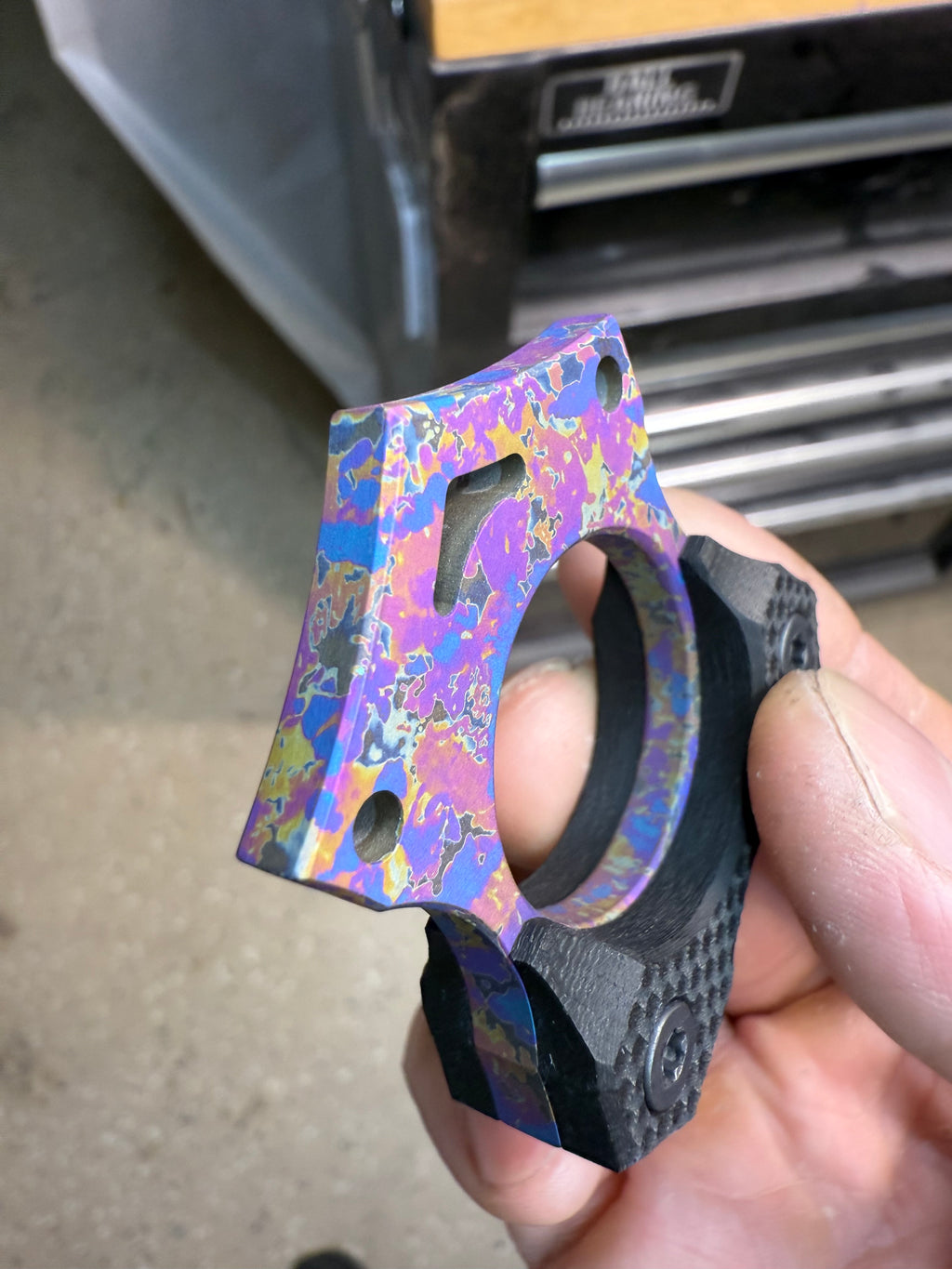 Color Bomb Pocket Knuck