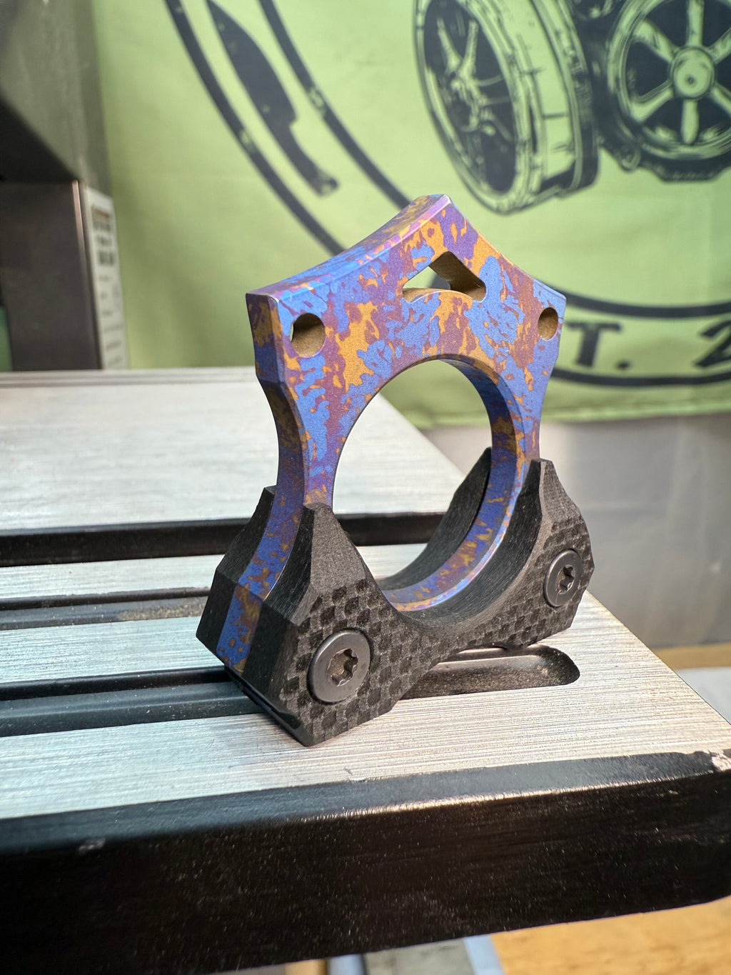 Color Bomb Pocket Knuck