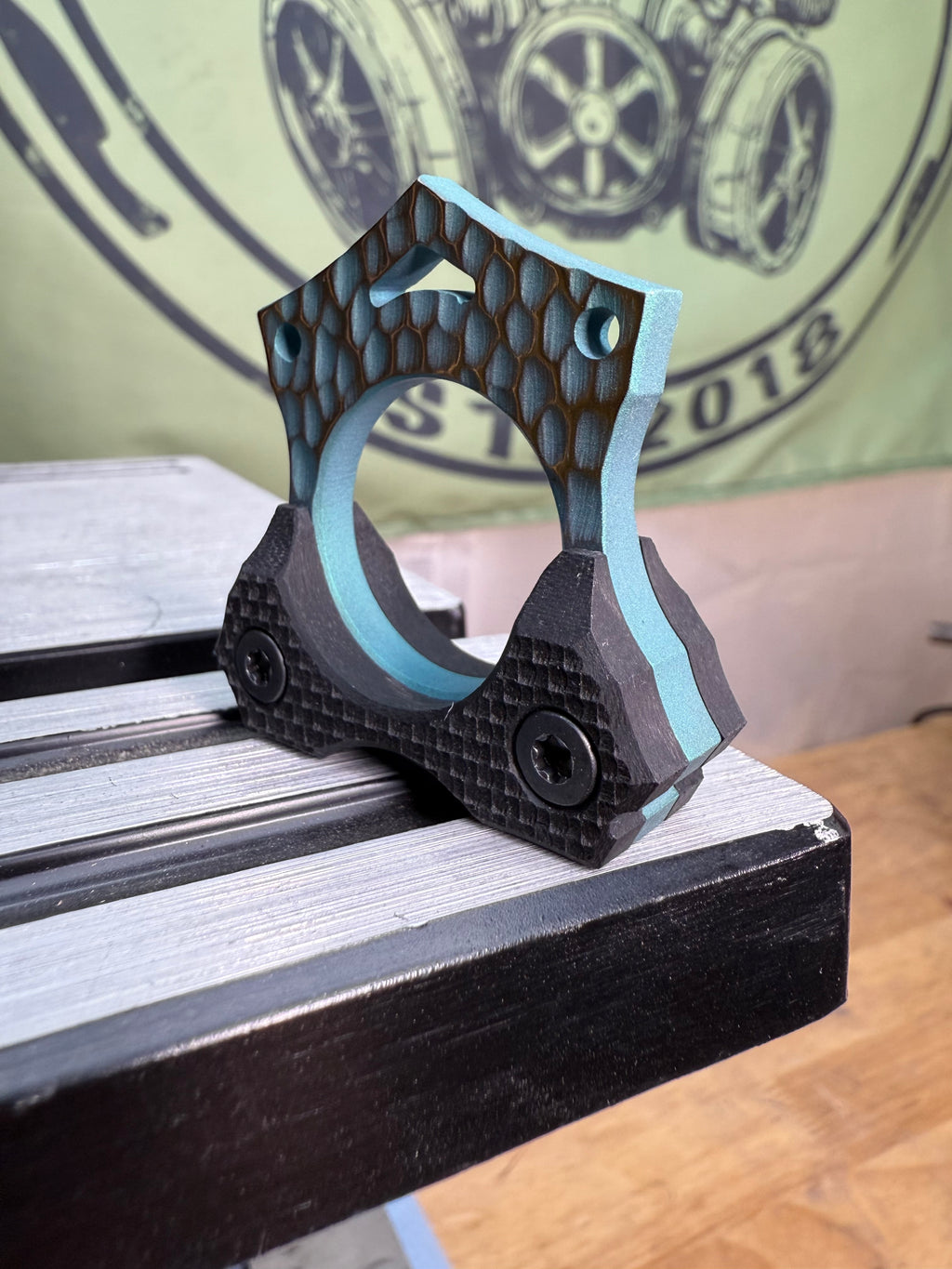 Cobble Stone Sculted Knuck