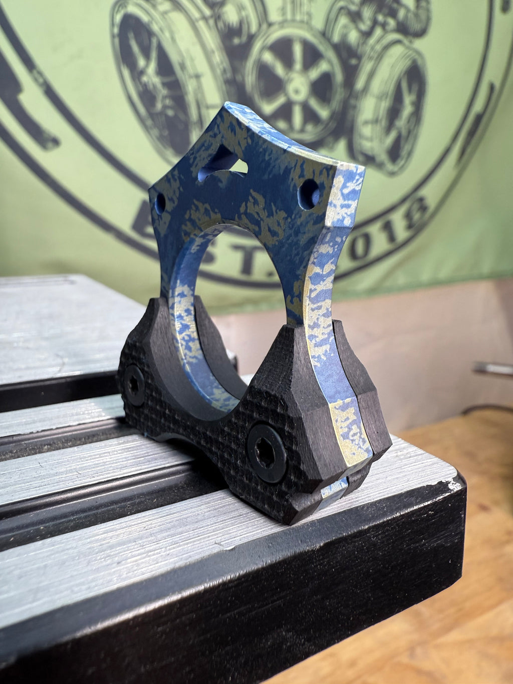 Color Bomb Pocket Knuck