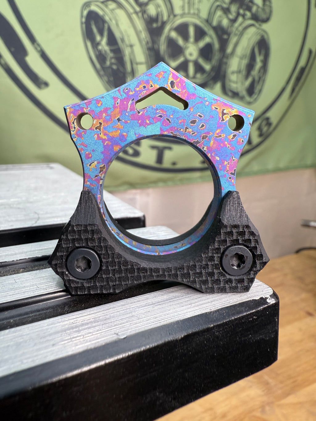 Color Bomb Pocket Knuck