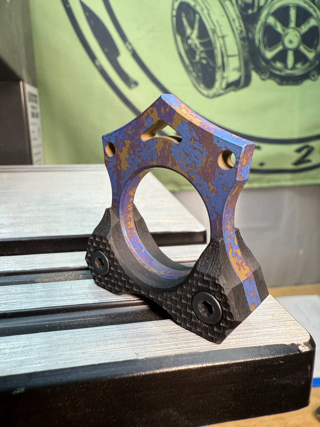 Color Bomb Pocket Knuck