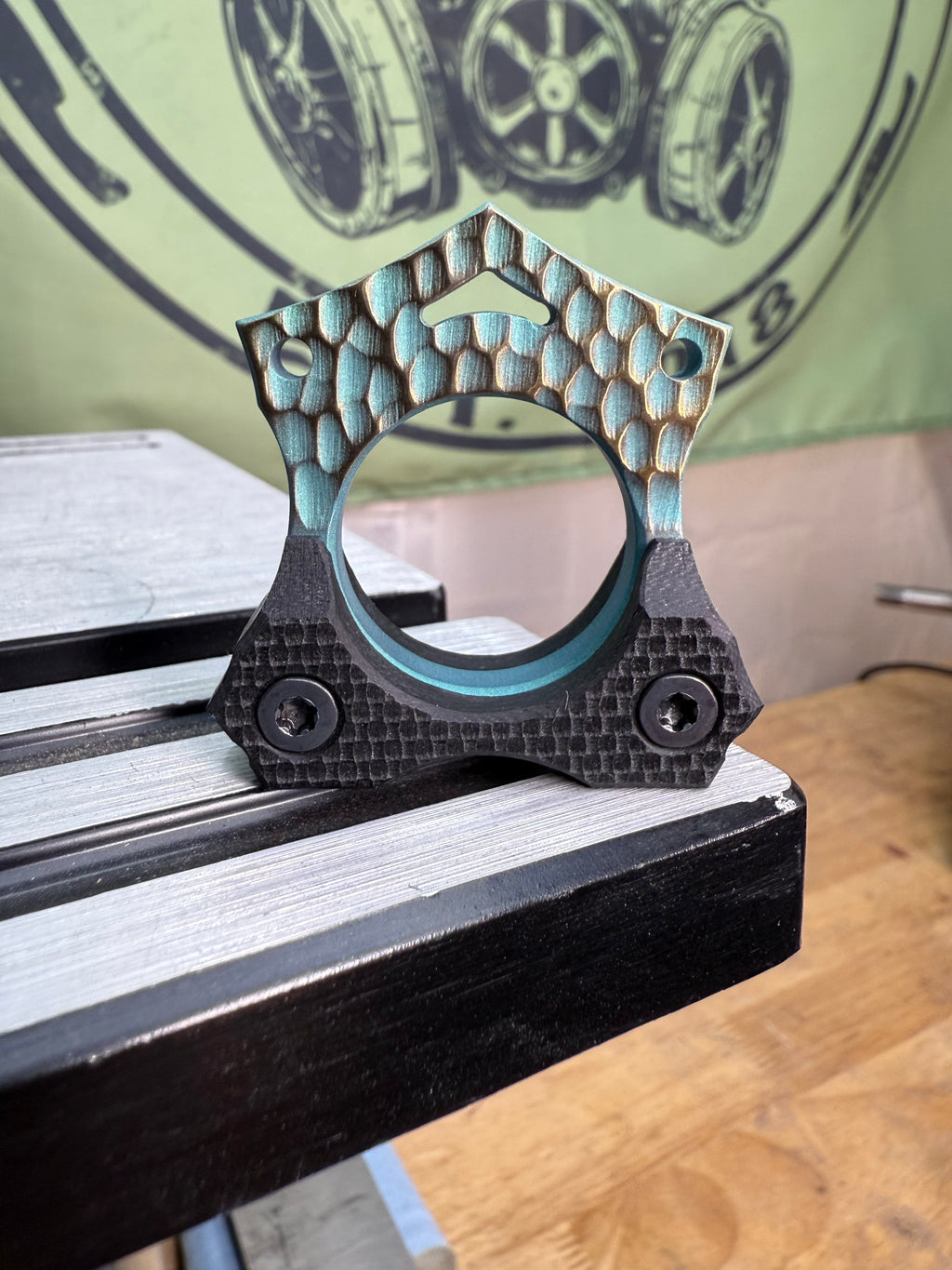 Cobble Stone Sculted Knuck