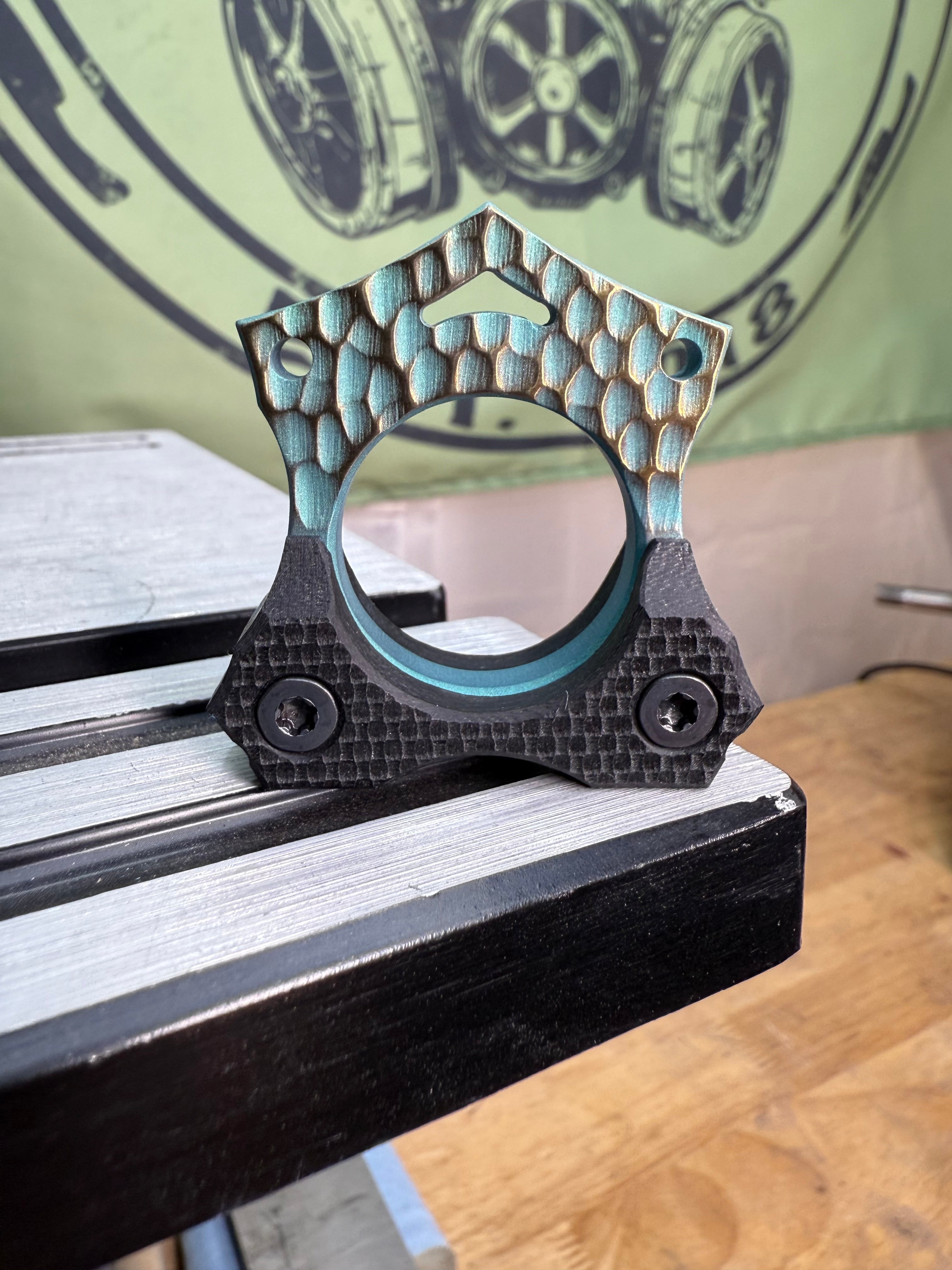 Cobble Stone Sculted Knuck