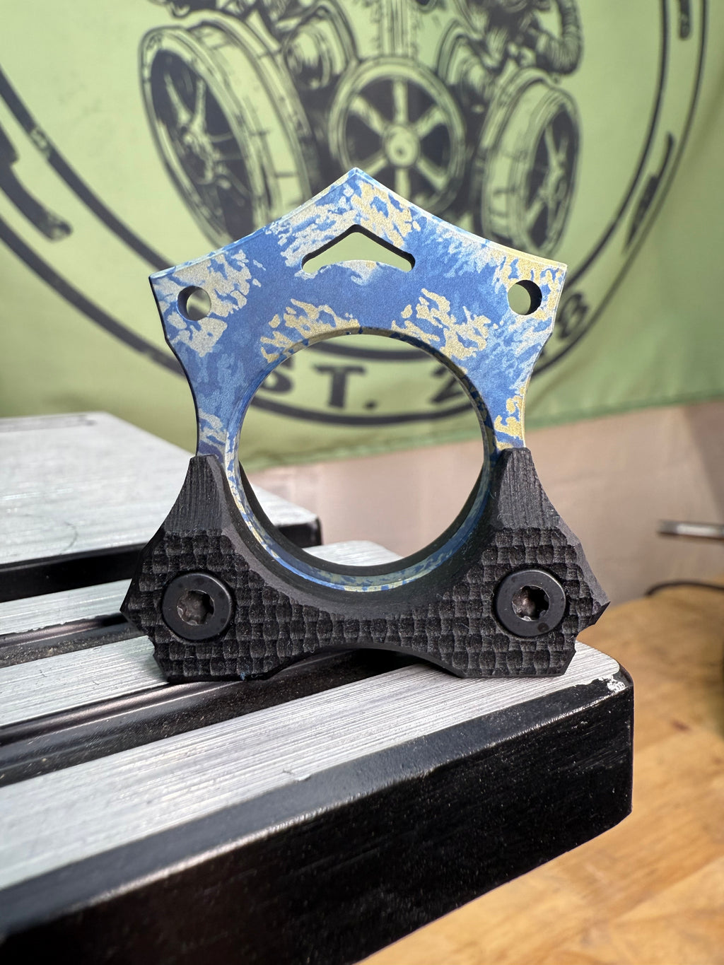 Color Bomb Pocket Knuck