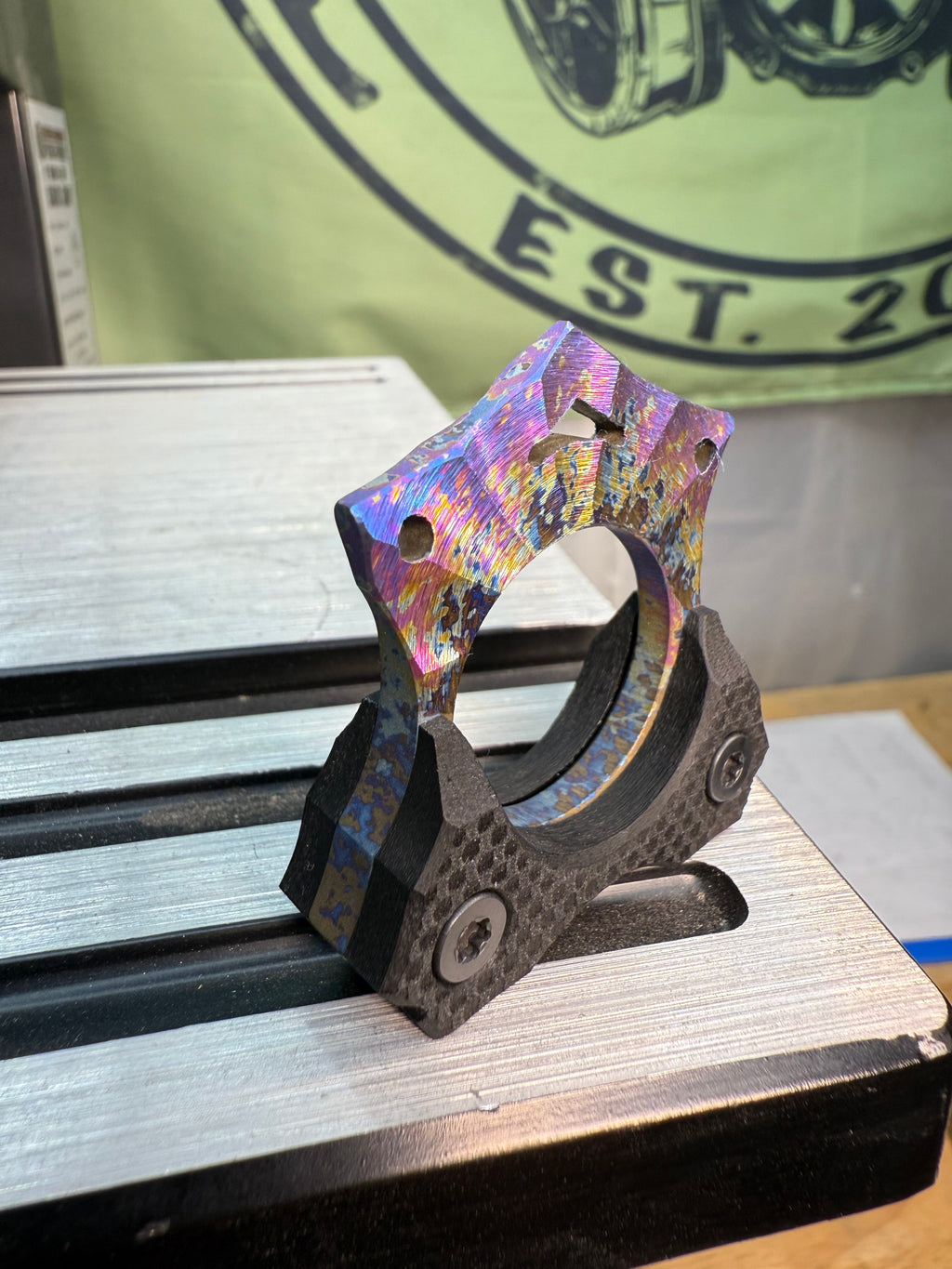 Sun Rise Sculpted Knuck